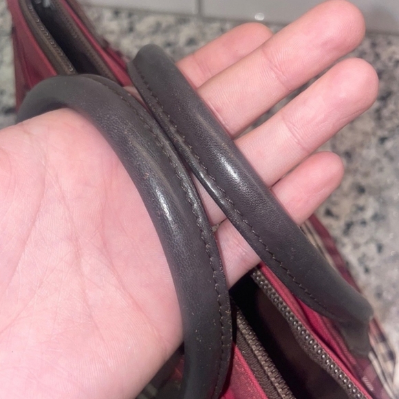 ๐RARE Blue Label Red Burberry NWOT in Mint Condition Shoulder Bag๐ - Picture 2 of 13